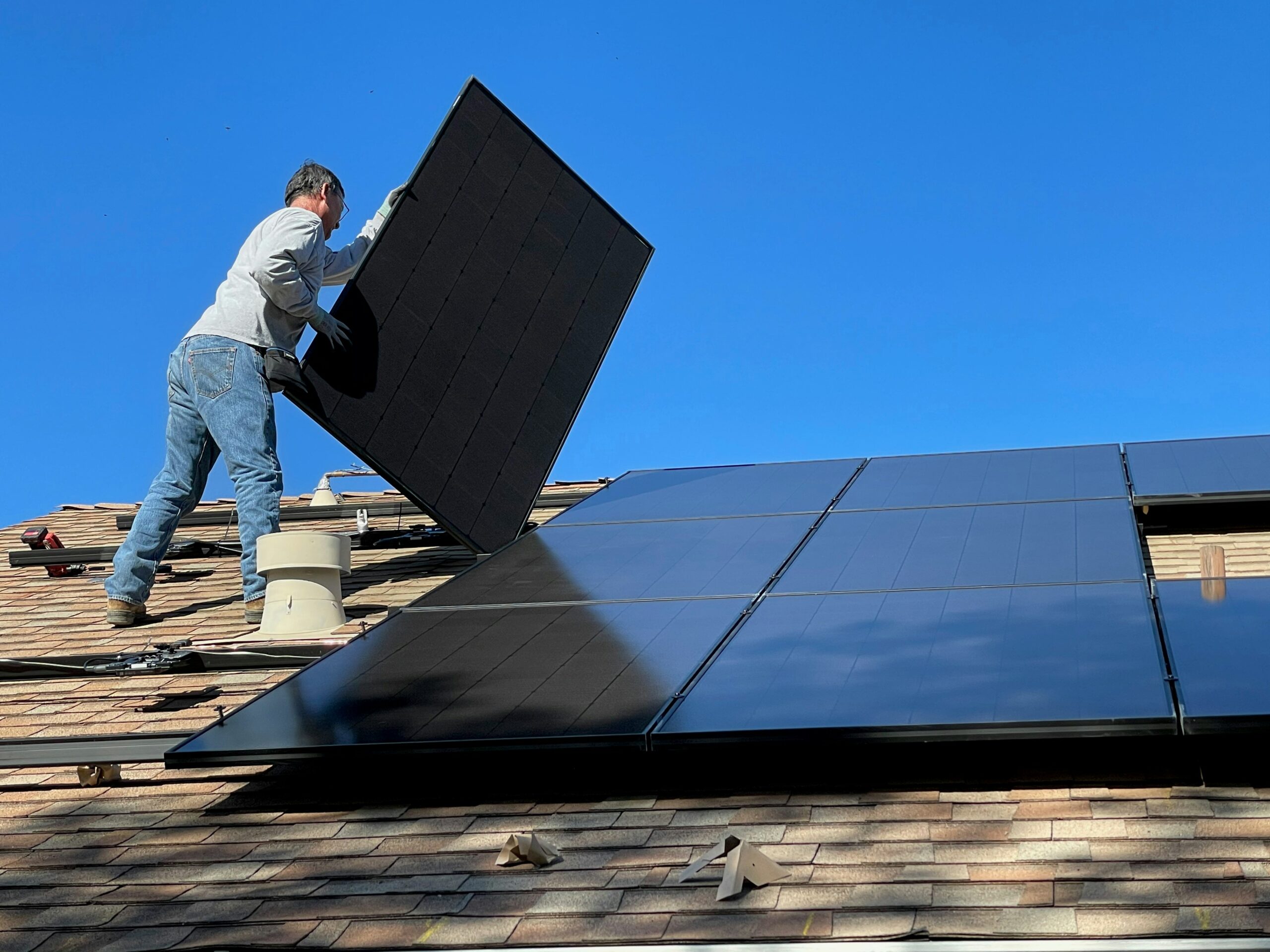 Photovoltaik vs. Solarthermie: Welches System passt zu Ihrem Zuhause?